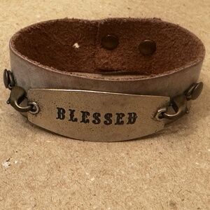 Lenny and Eva | Leather Bracelet with 'Blessed' Plate